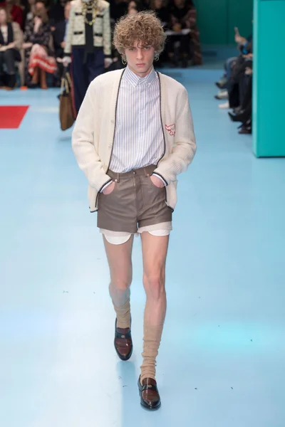 Look 44
